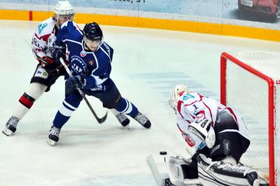 ХК «Рязань» дома отобрал очко у второй команды лиги